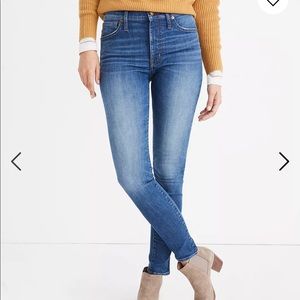 Madewell 9” Mid-Rise Skinny Jeans in Pendale Wash, Size 27.
